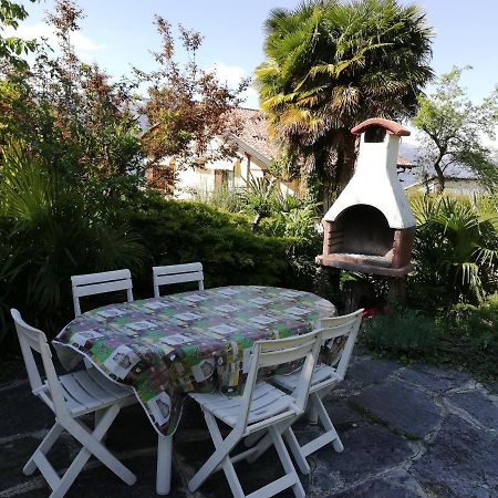 Giardino Διαμέρισμα Porto Valtravaglia Εξωτερικό φωτογραφία